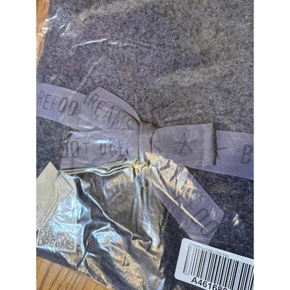 NWT Barefoot Dreams Cozy Sea Blue Cozy Chic Lite Scarf - Picture 3 of 7